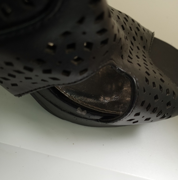 John Romaine double strap buckle perforated open toe heels - Picture 14 of 15